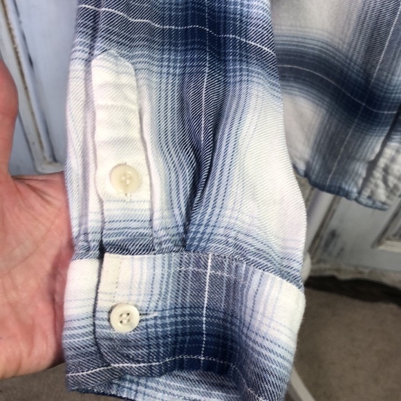 PENDLETON Lightweight Blue and White Plaid Long Sleeve Button Down Size Small - Picture 7 of 9